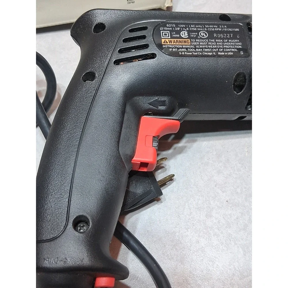 SKIL 6215 3/8 Variable Speed Reversing Drill. Chuck Key, Box And Book Included